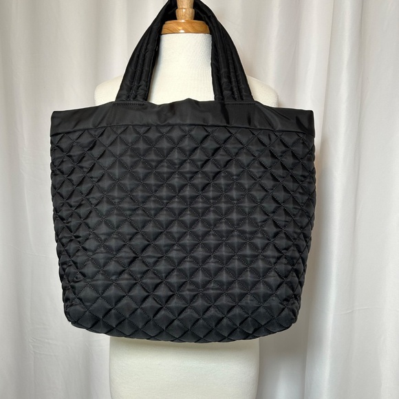 KENNETH COLE REACTION BLACK QUILTED DIAPER BAG WITH CHANGING PAD - Picture 4 of 5